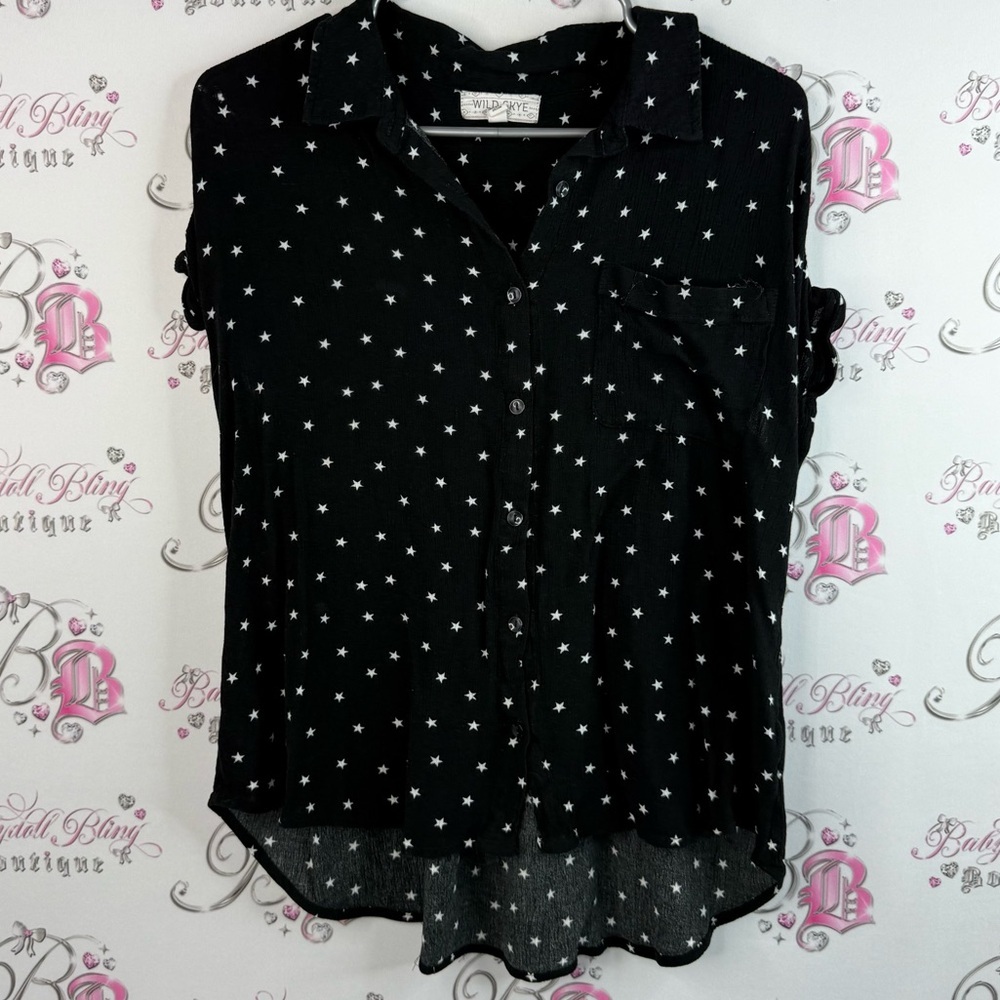 Wild skye T-shirt, stars, black white Black Star Pattern Button Down Shirt